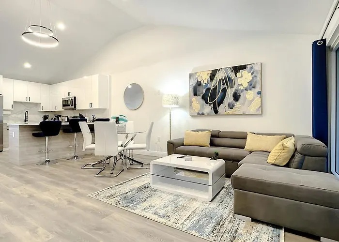 Luxe Home - Heated Pool I 5 Min To Beach I Bbq Grill