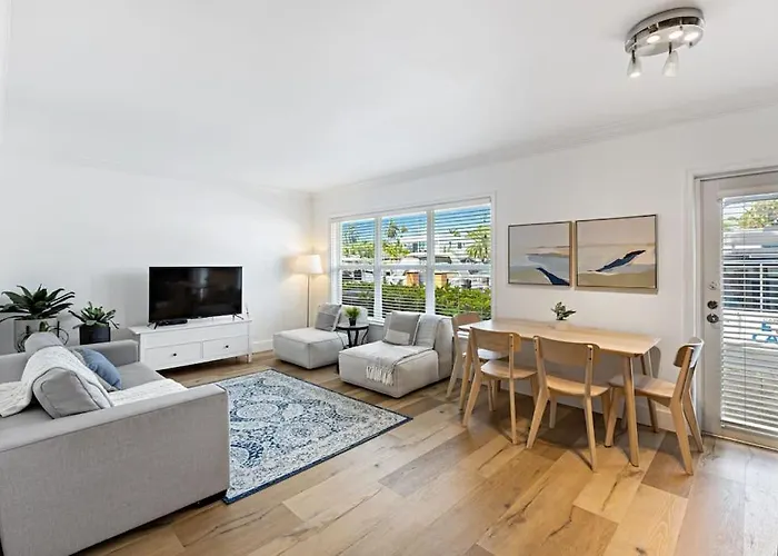 Beach Apt With Waterview In Las Olas Blvd
