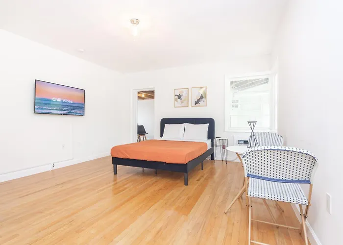 2-Bdrm Unit - 5 Minutes Walking Las Olas Beach
