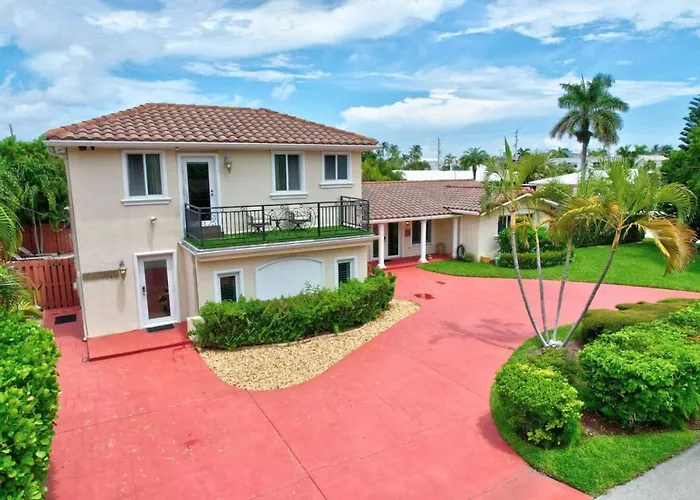 Trendy 1Br 2Ba Heated Pool Short Walk To The Beach