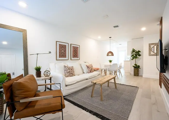 Beautiful And Comfortable Apt In Victoria Park