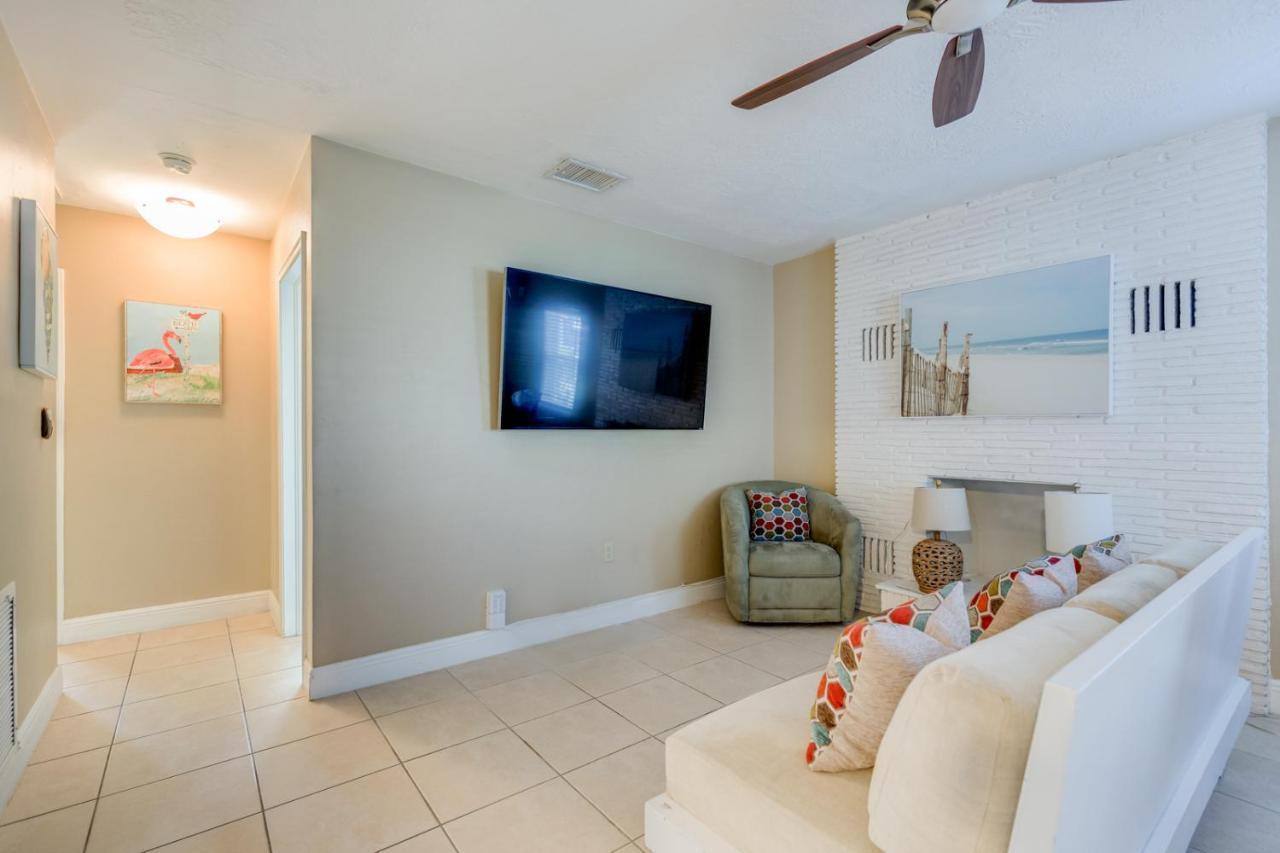 The Oasis Near The Cruise & Airport - By Avi Holiday home *