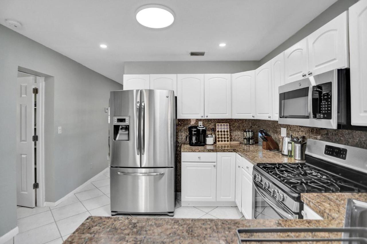 New Spacious 6bdr Pool Tennis/airhockey Villa Fort Lauderdale