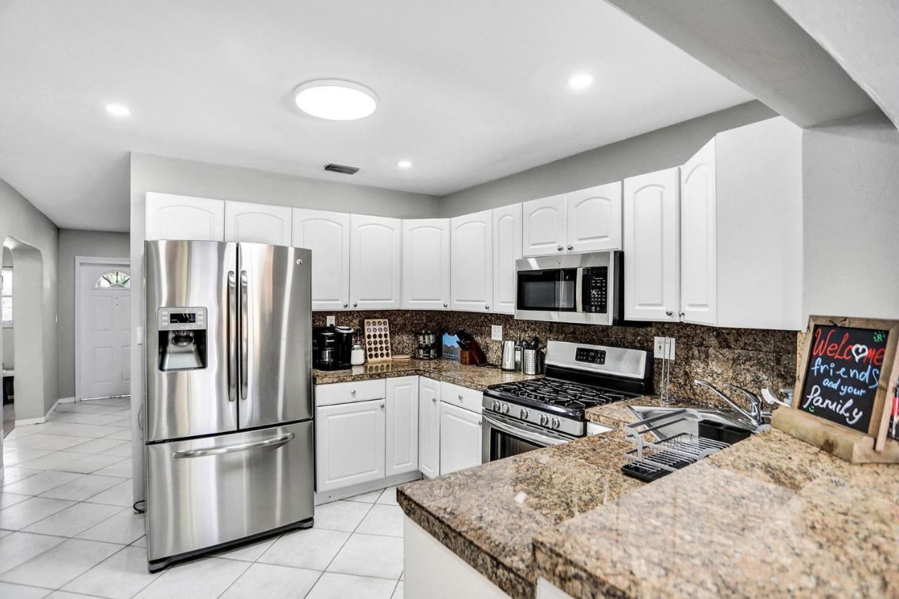 Villa New Spacious 6bdr Pool Tennis/airhockey