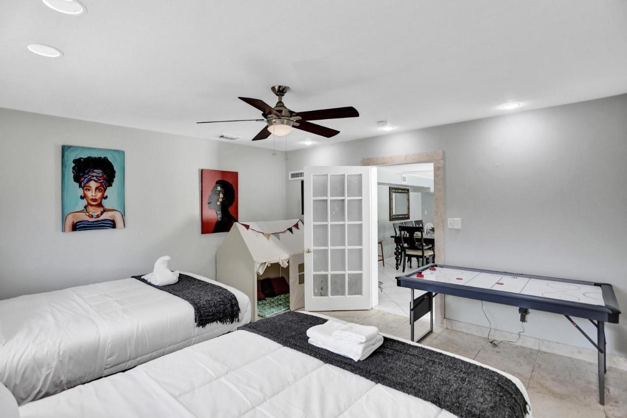 Villa New Spacious 6bdr Pool Tennis/airhockey *