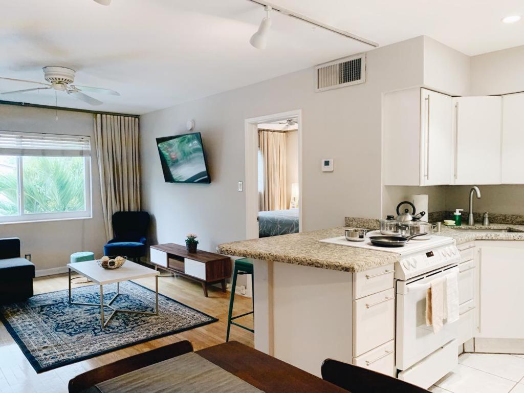 Galleria By Lowkl Apartment