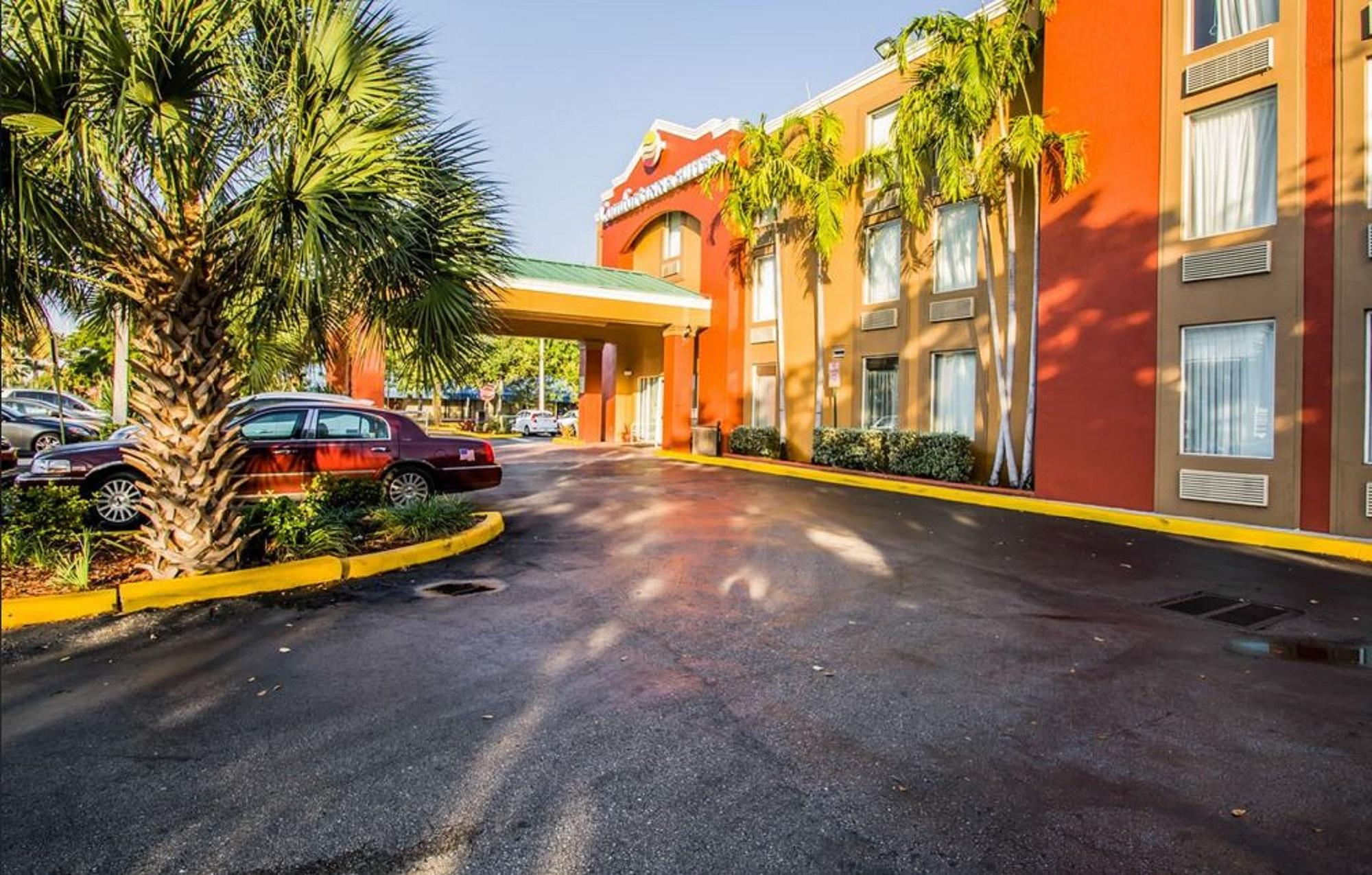 Comfort & Lauderdale West Turnpike Hotel Lauderdale Lakes