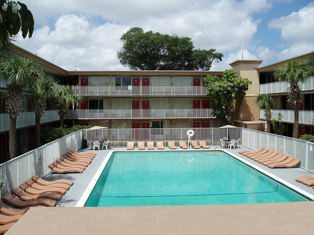 Hotel Red Carpet Airport Lauderdale Dania Beach