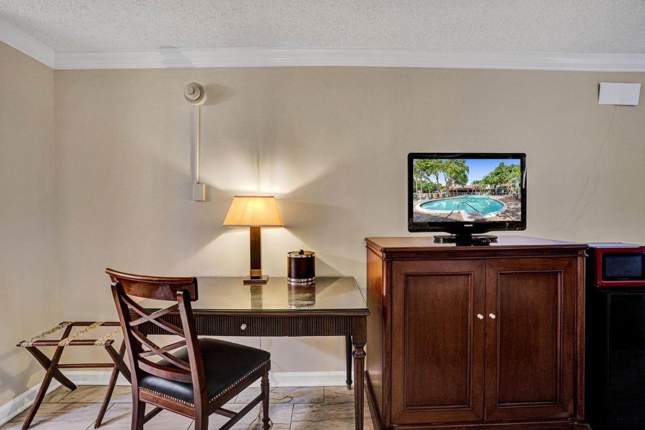 Lauderdale Grand 3* Oakland Park