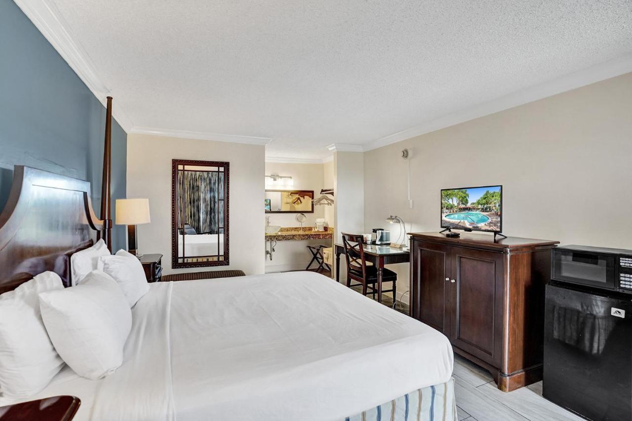 Lauderdale Grand Hotel Oakland Park