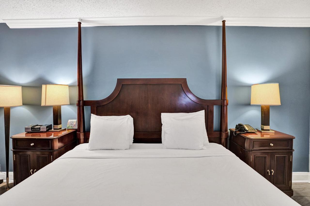 Lauderdale Grand Hotel Oakland Park