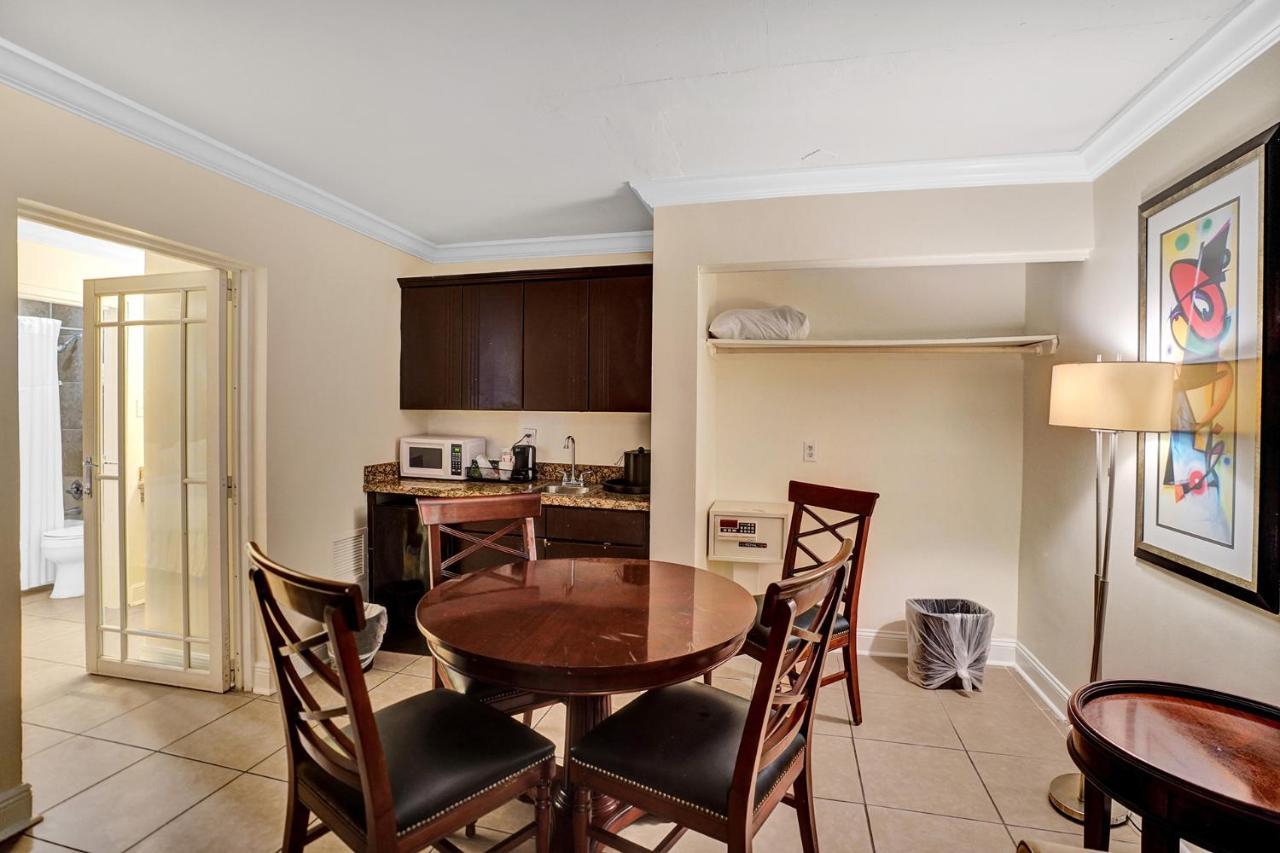 Lauderdale Grand Hotel Oakland Park