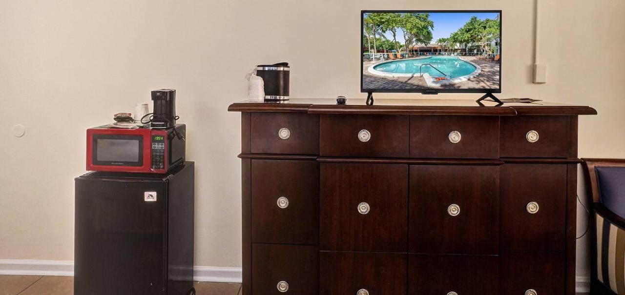 Lauderdale Grand Hotel Oakland Park