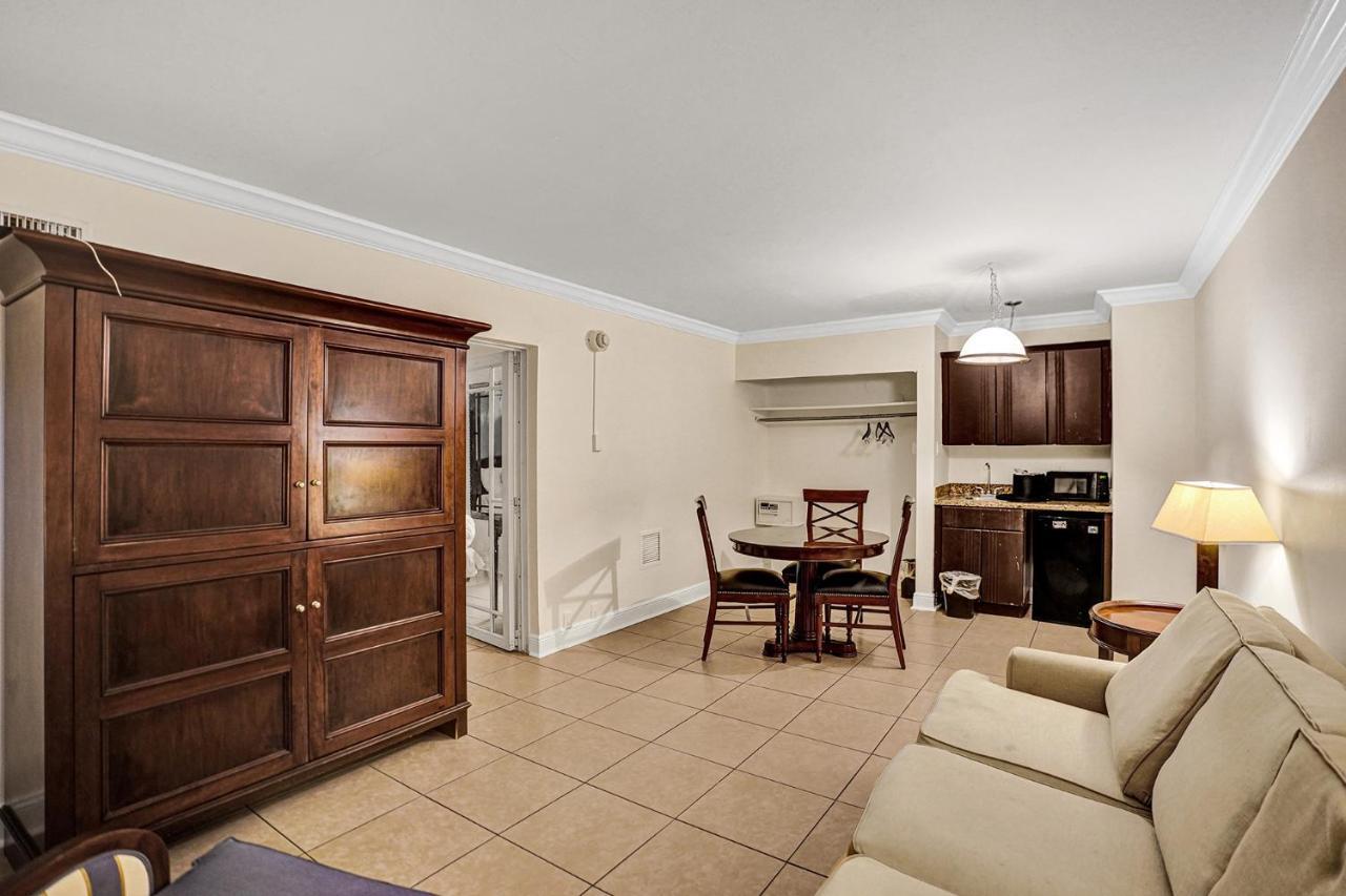 Lauderdale Grand Hotel Oakland Park