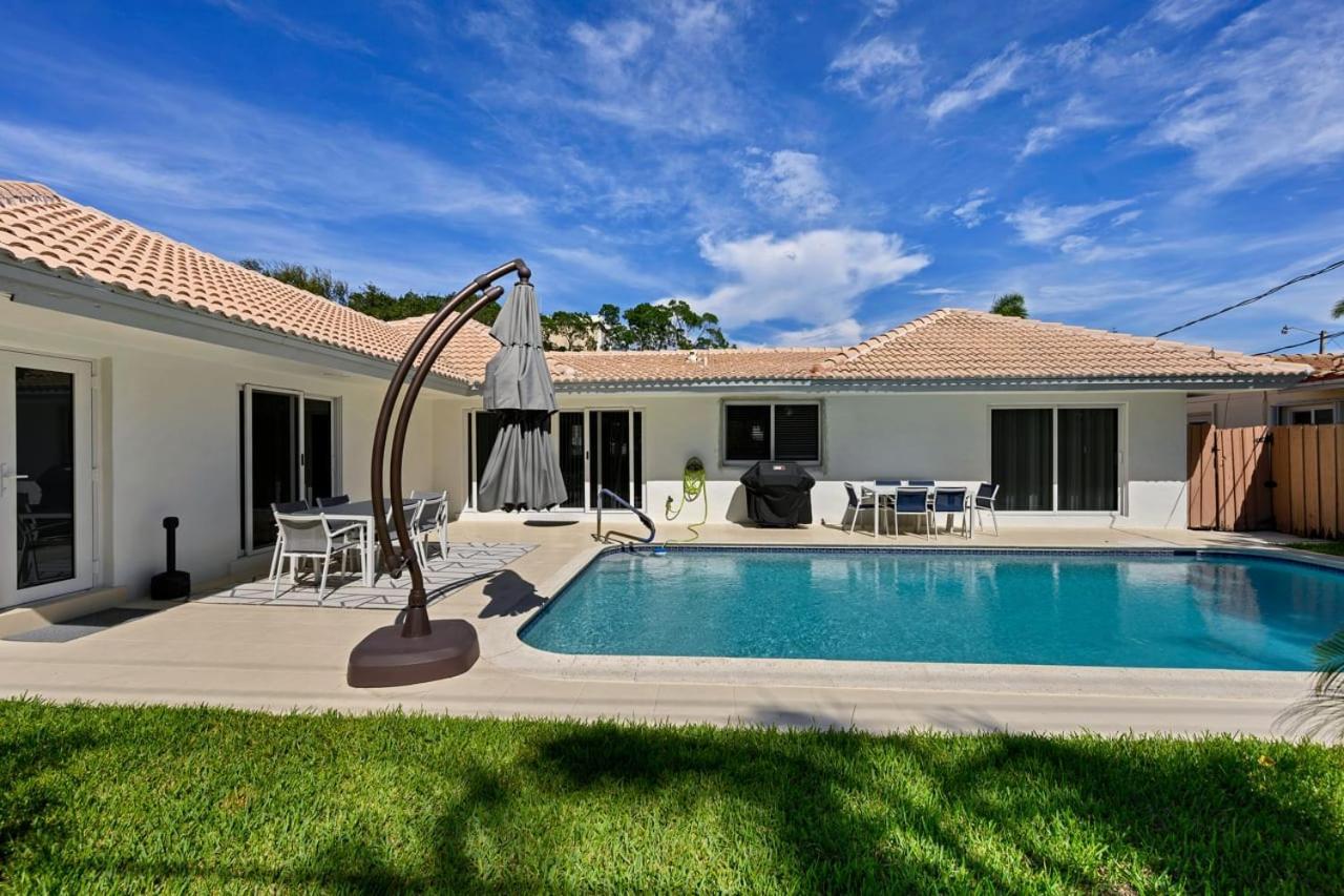Sail Away Beach Sleeps 10 Heated Pool Holiday home