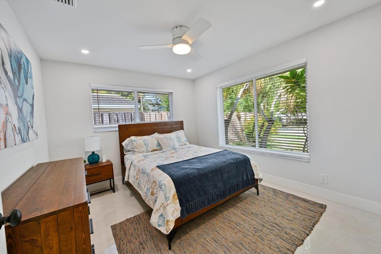 Holiday home Sail Away Beach Sleeps 10 Heated Pool