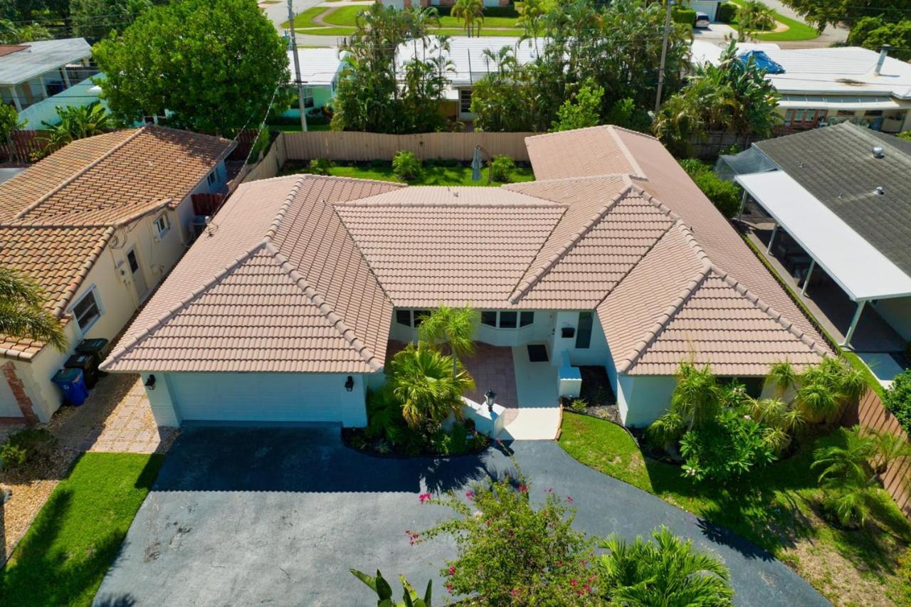 Sail Away Beach Sleeps 10 Heated Pool
