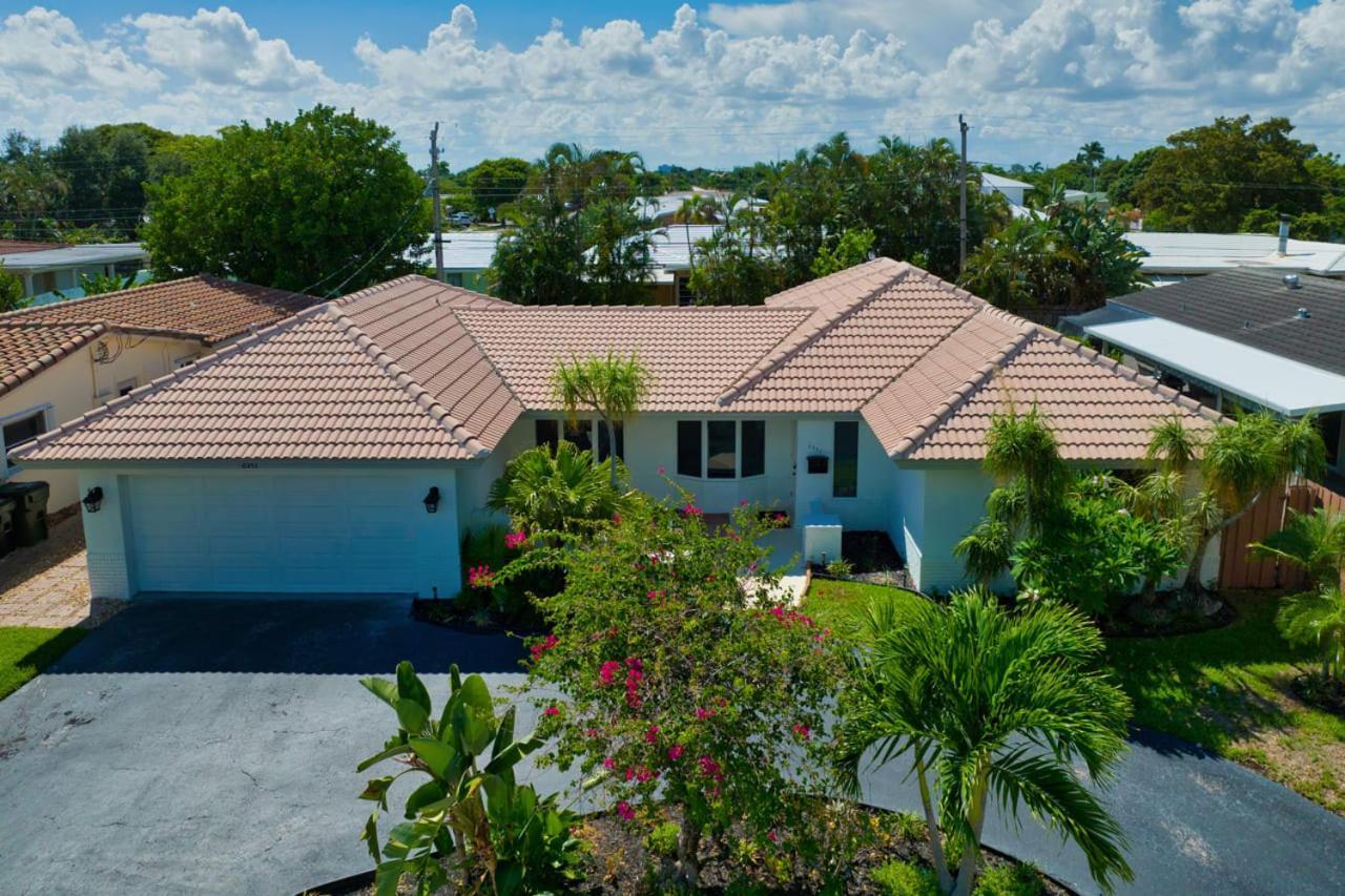 Sail Away Beach Sleeps 10 Heated Pool