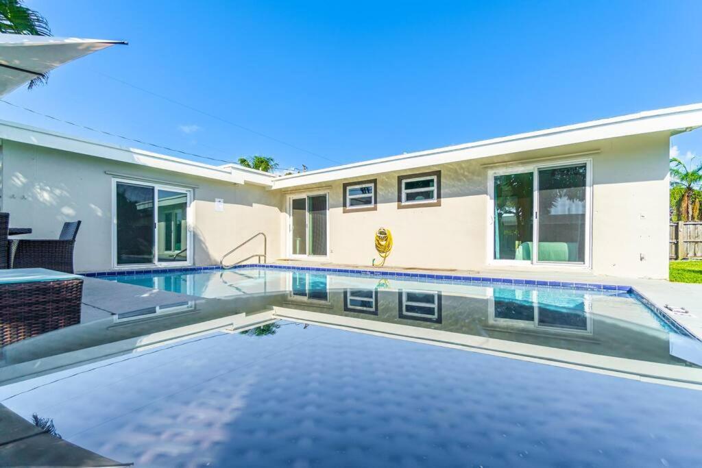 Villa Stunning 5 Bedroom With Heated Pool And Game *
