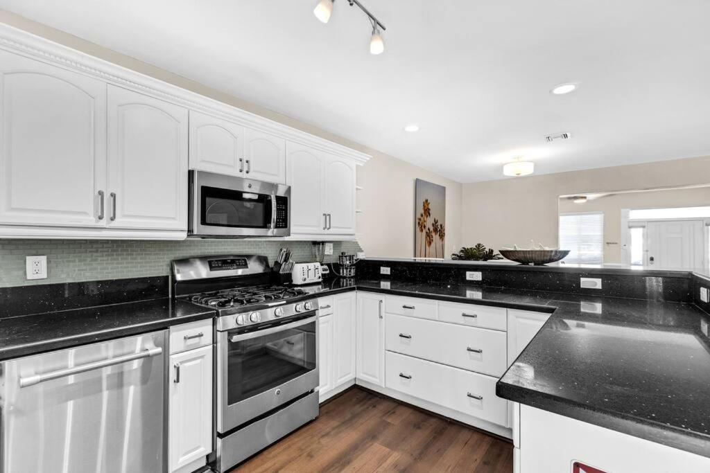Stunning 5 Bedroom With Heated Pool And Game Fort Lauderdale