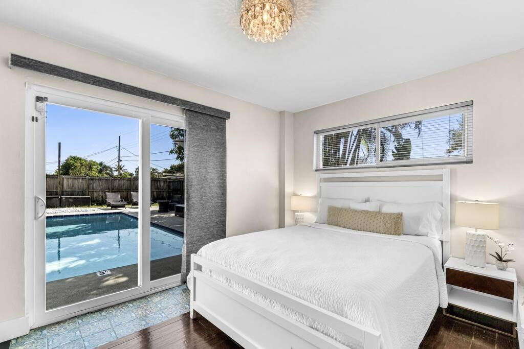 Stunning 5 Bedroom With Heated Pool And Game