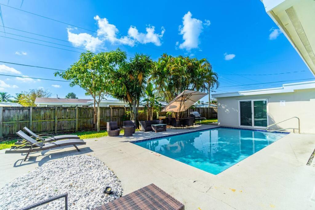 Stunning 5 Bedroom With Heated Pool And Game * Fort Lauderdale