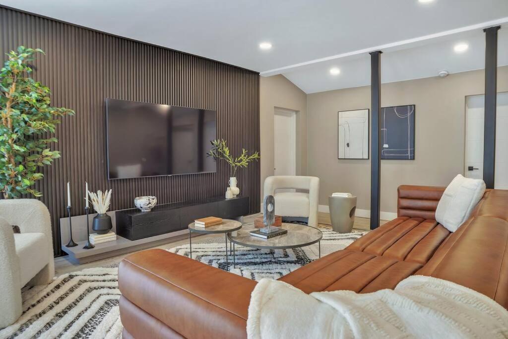 Holiday home Stunning 2 Story With Pool Fort Lauderdale