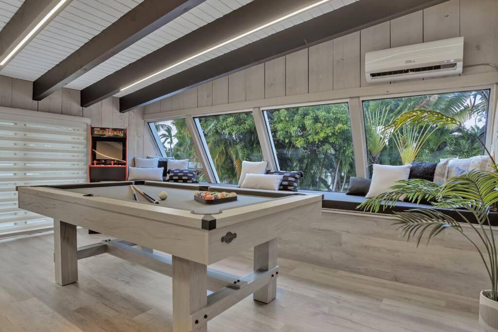Stunning 2 Story With Pool Fort Lauderdale