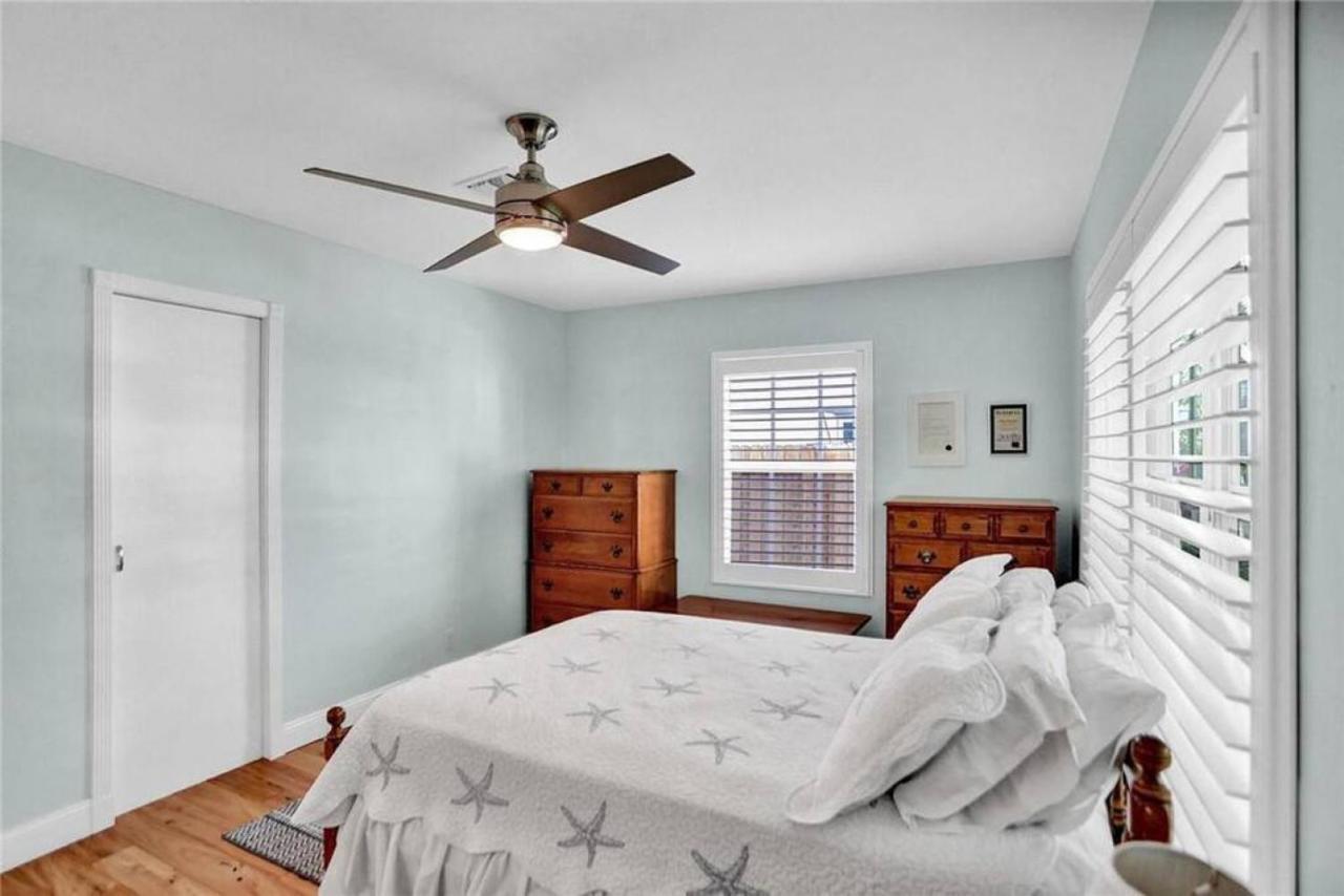 Chic Victoria Park With Heated Pool And Holiday home *