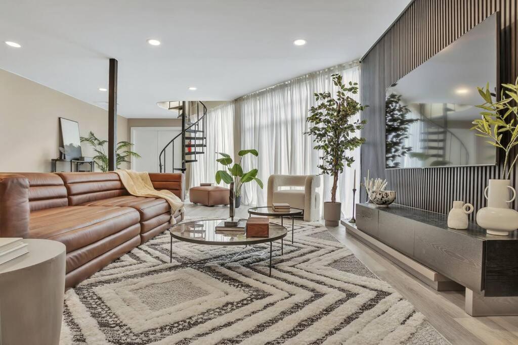Stunning 2 Story With Pool Holiday home Fort Lauderdale