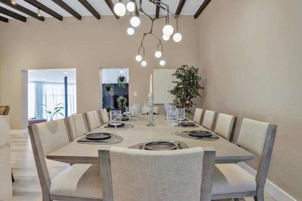 Stunning 2 Story With Pool Holiday home