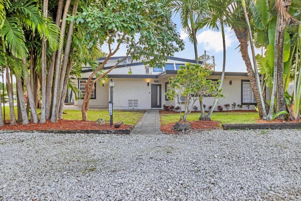 Stunning 2 Story With Pool * Fort Lauderdale