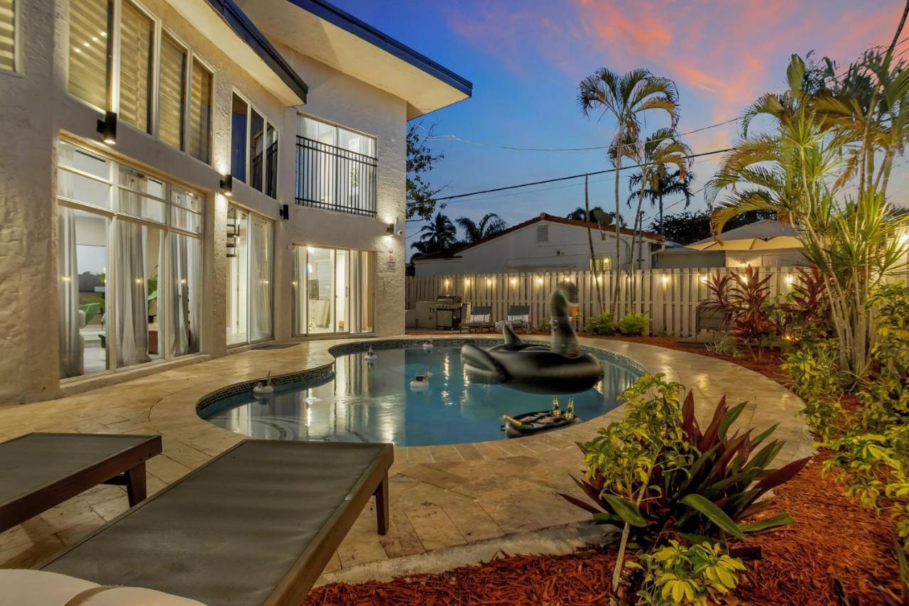 Holiday home Stunning 2 Story With Pool