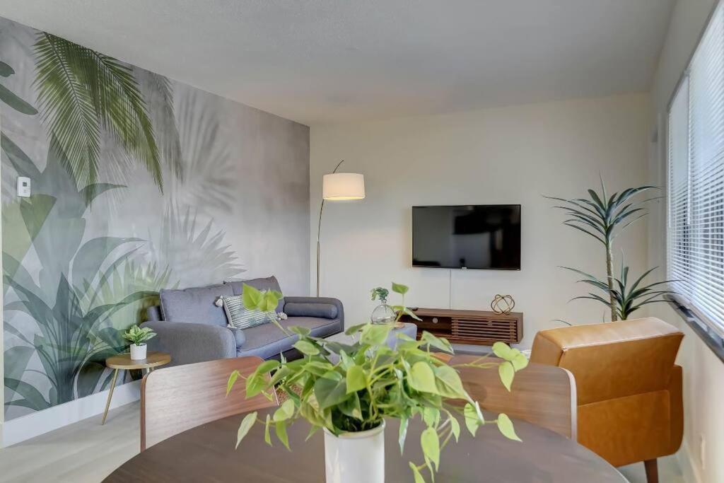 Apartment Beachy&boho For 6 People With Kitchen And Pool Fort Lauderdale