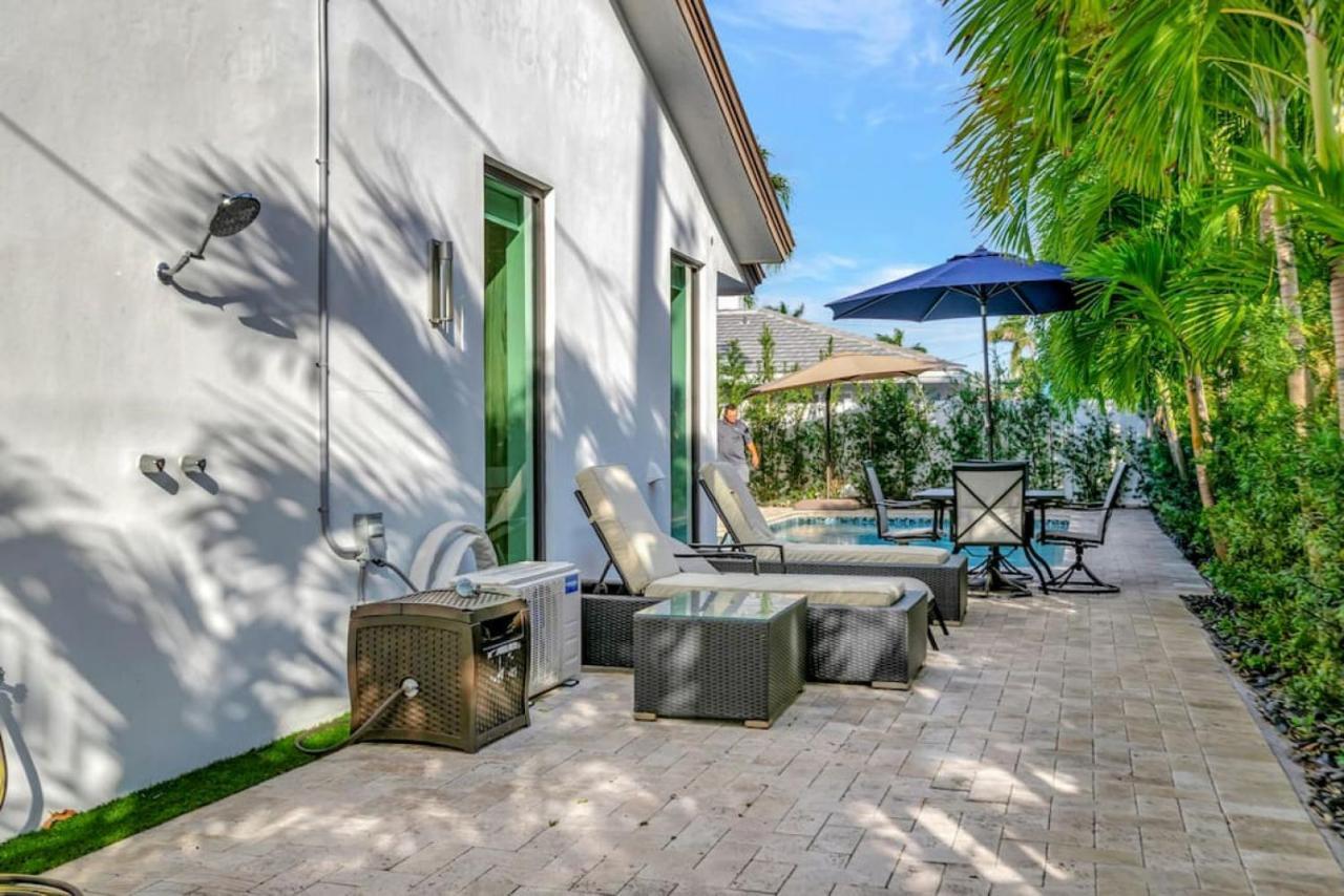 Lynoras Luxe Estate 3 Bedroom 3 Bath With Modern Design And Heated Pool * Fort Lauderdale
