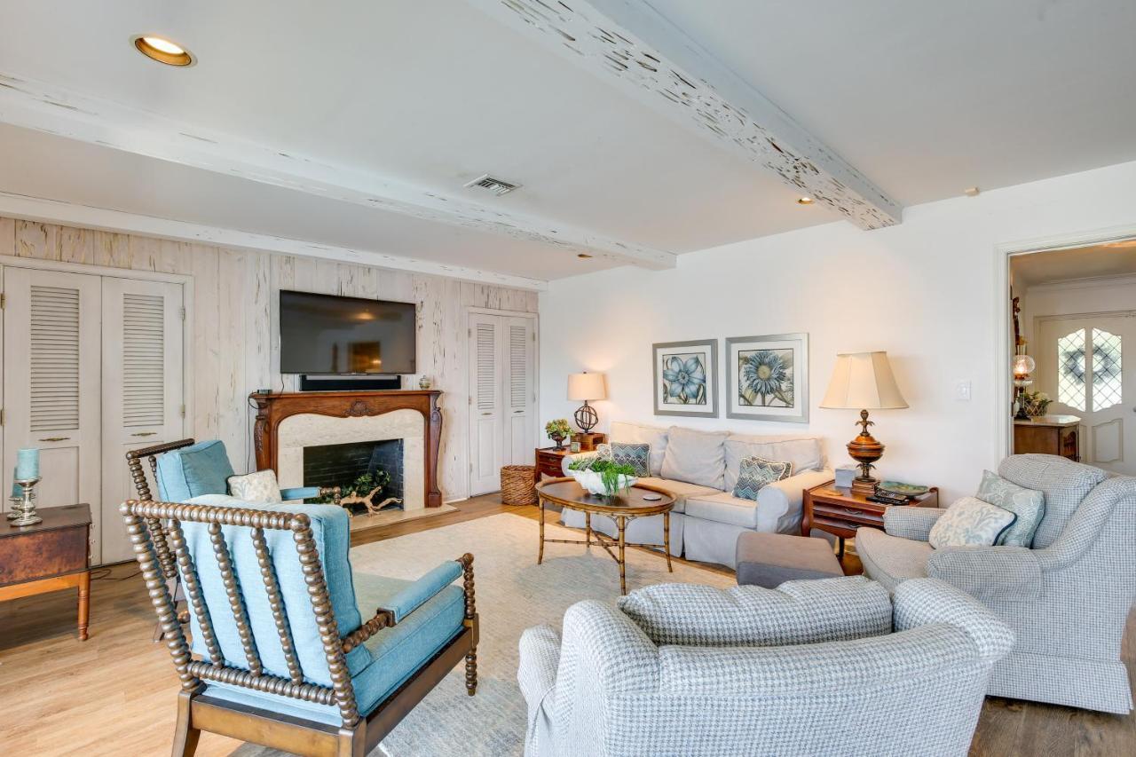 Waterfront Lauderdale House With Heated Pool! Holiday home Fort Lauderdale