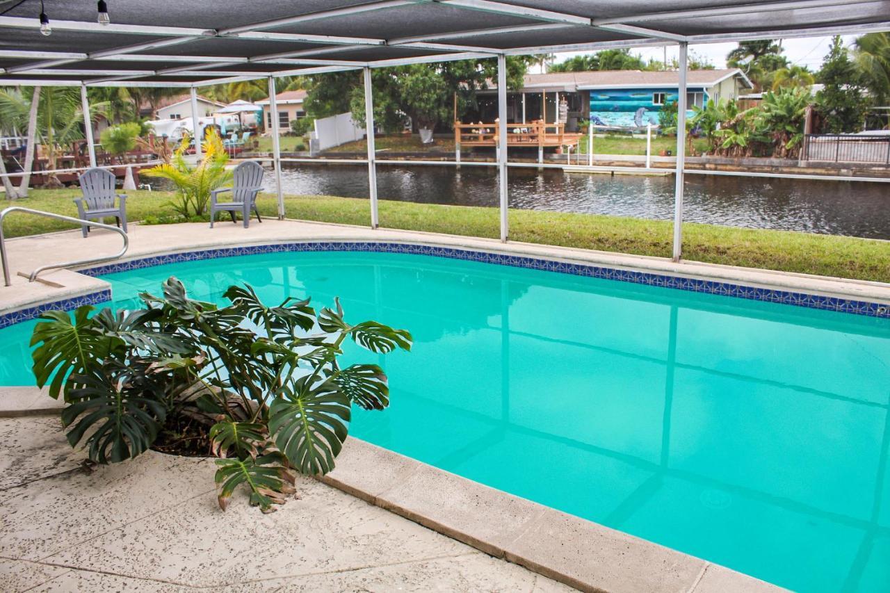 Holiday home Modern Waterfront On Canal With Pool Fort Lauderdale