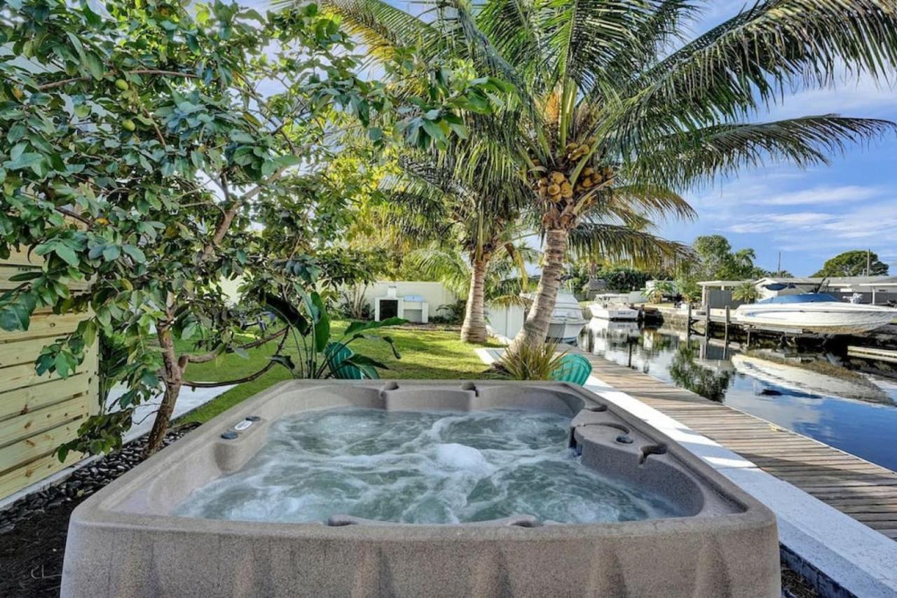 Hot Tub! Roof Top! Firepit! Boat Dock! Holiday home Fort Lauderdale