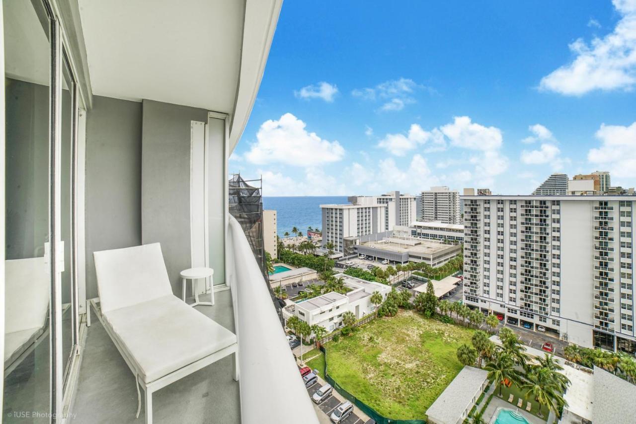 Last Min Weeknd Sale! Luxury Corner 1 Bedroom W With Fantastic Intercoastal Views, Pool & Hot Tub Apartment *