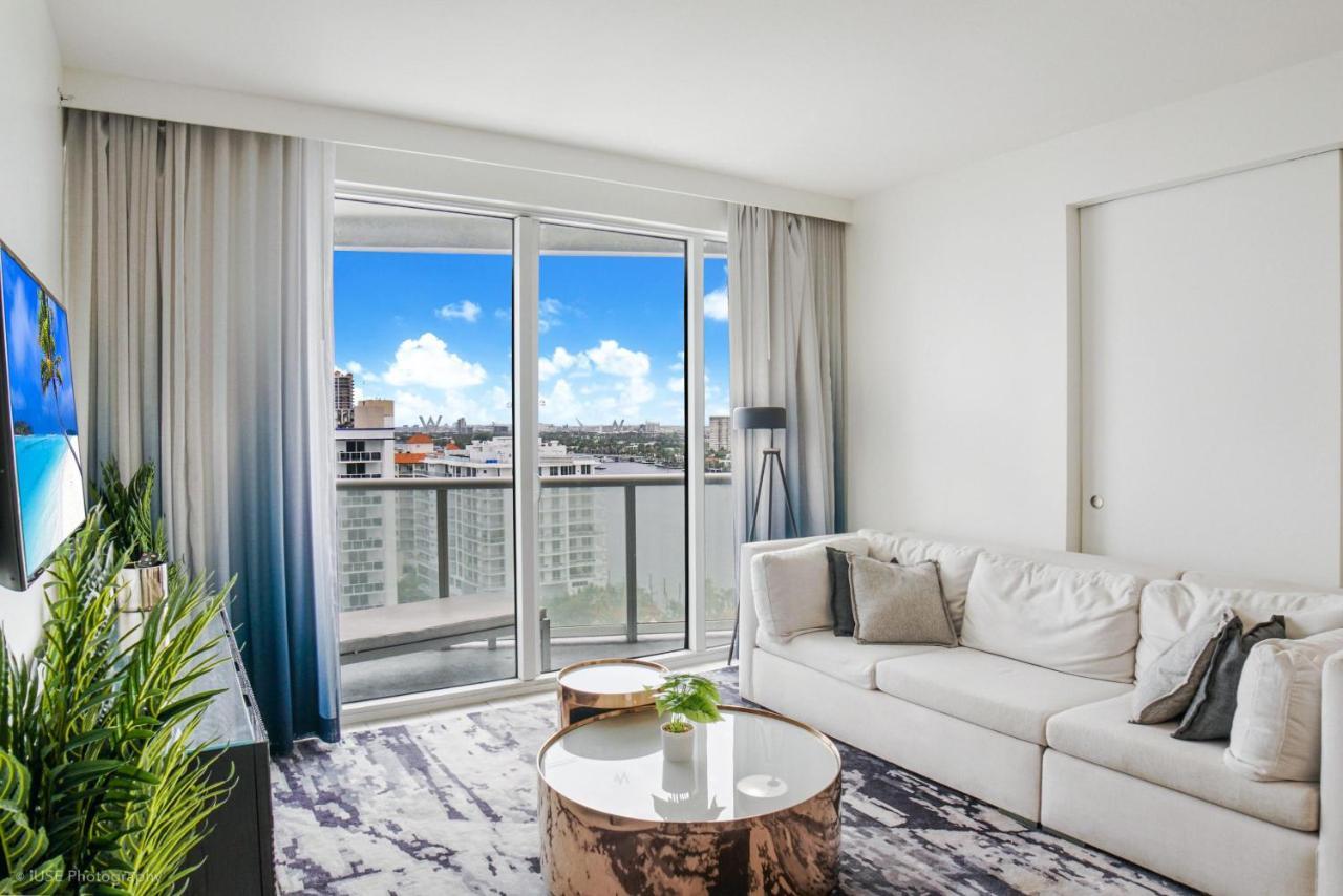 Last Min Weeknd Sale! Luxury Corner 1 Bedroom W With Fantastic Intercoastal Views, Pool & Hot Tub