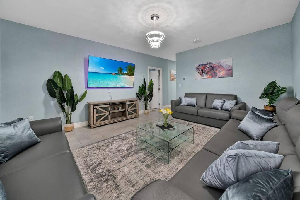 Villa Luxury Duplex In Heart Of Lauderdale Near The Fort Lauderdale