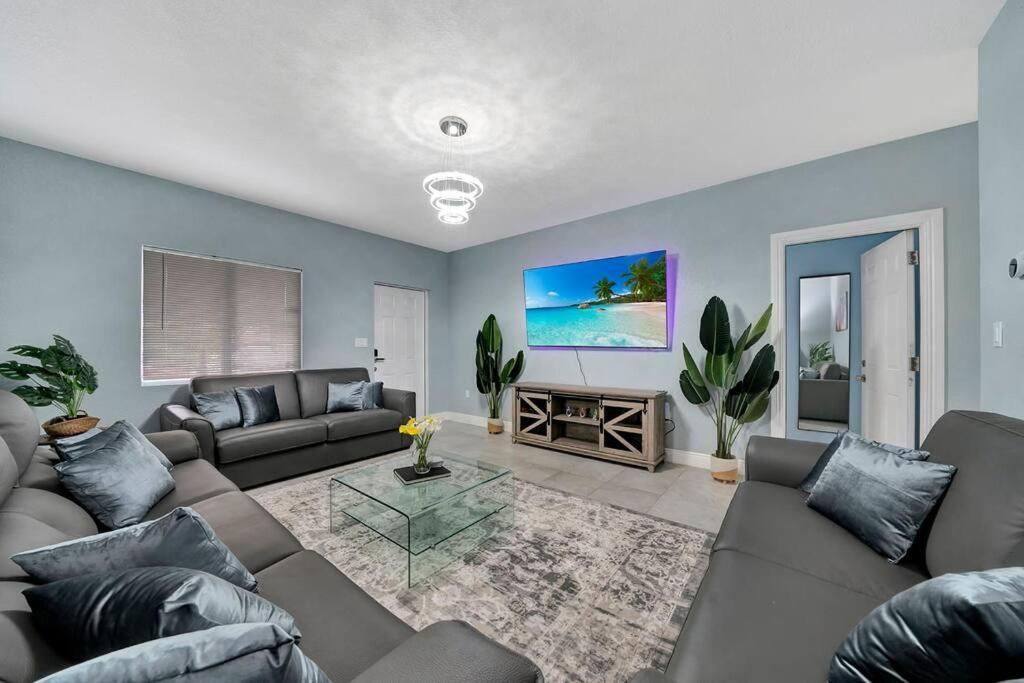 Luxury Duplex In Heart Of Lauderdale Near The Fort Lauderdale