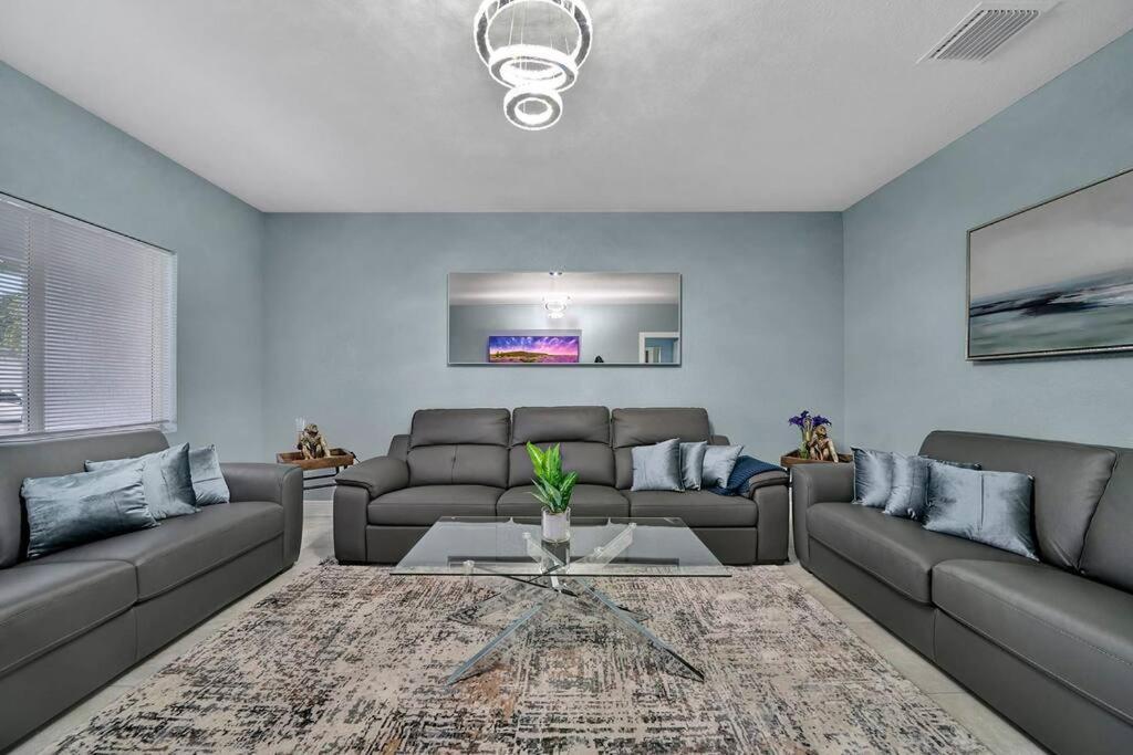 Luxury Duplex In Heart Of Lauderdale Near The *