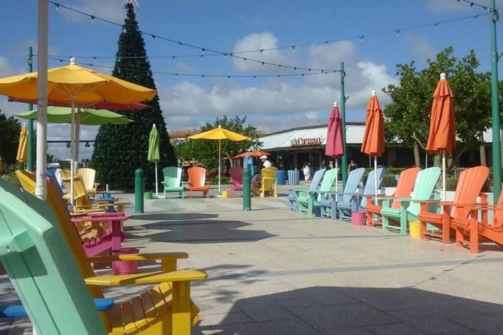 Lauderdale * Fort Lauderdale