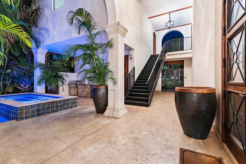 Holiday home In Lauderdale With Gym Pool Jacuzzi Sleeps 12 Guest