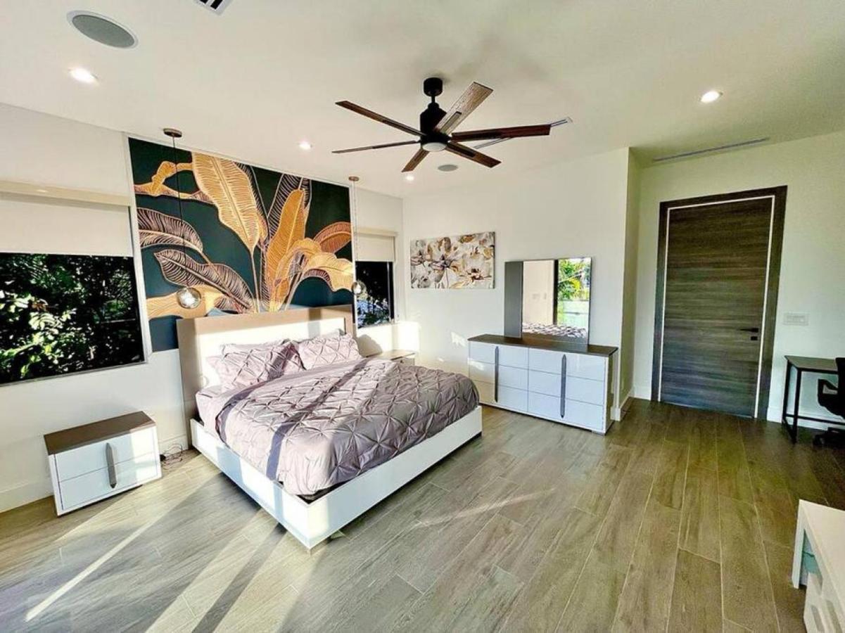 Botanical Oasis With 2 Pools Fort Lauderdale