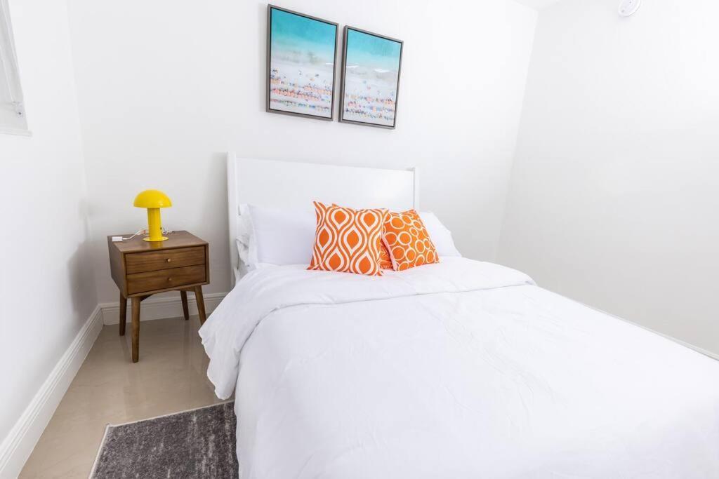 Holiday home Escape & Enjoy W/ Jacuzzi + Patio, Fire Pit, Gym Fort Lauderdale