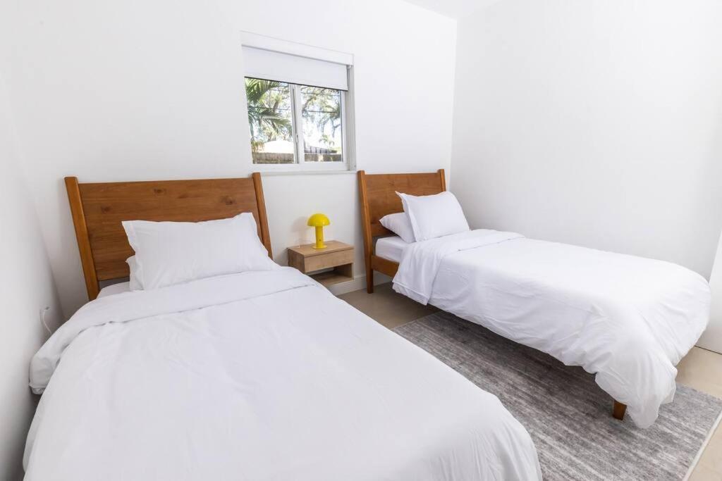Escape & Enjoy W/ Jacuzzi + Patio, Fire Pit, Gym Holiday home Fort Lauderdale