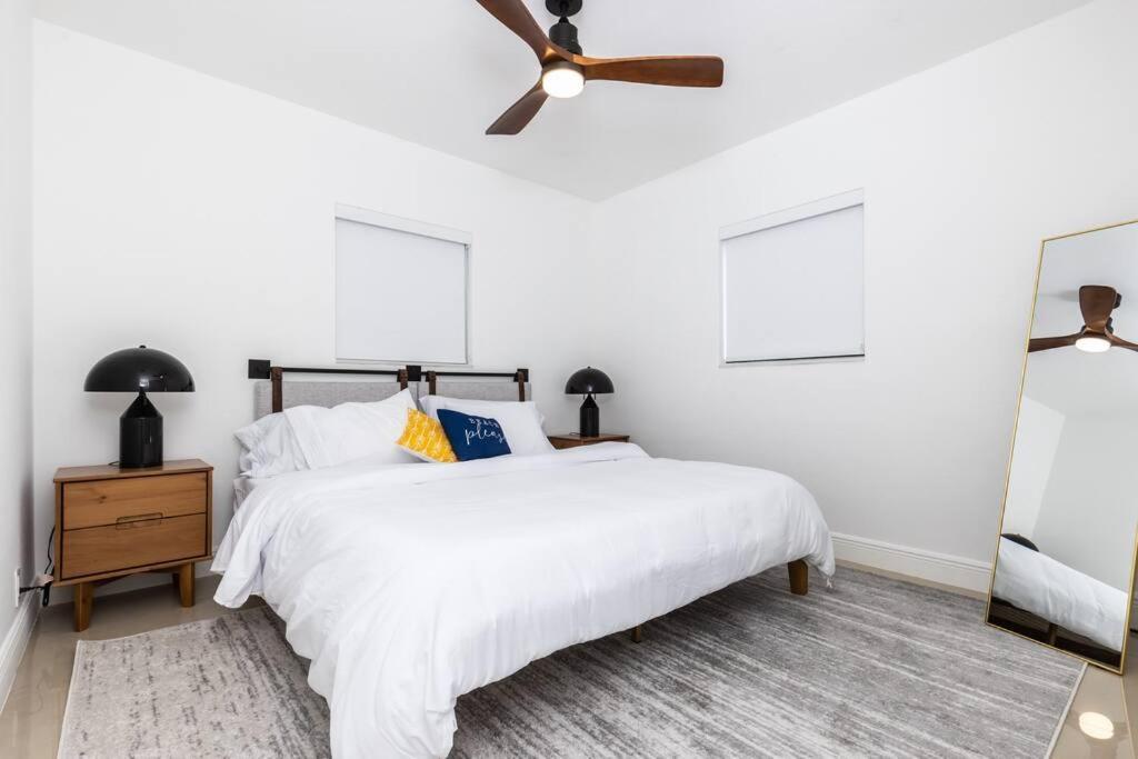 Holiday home Escape & Enjoy W/ Jacuzzi + Patio, Fire Pit, Gym Fort Lauderdale
