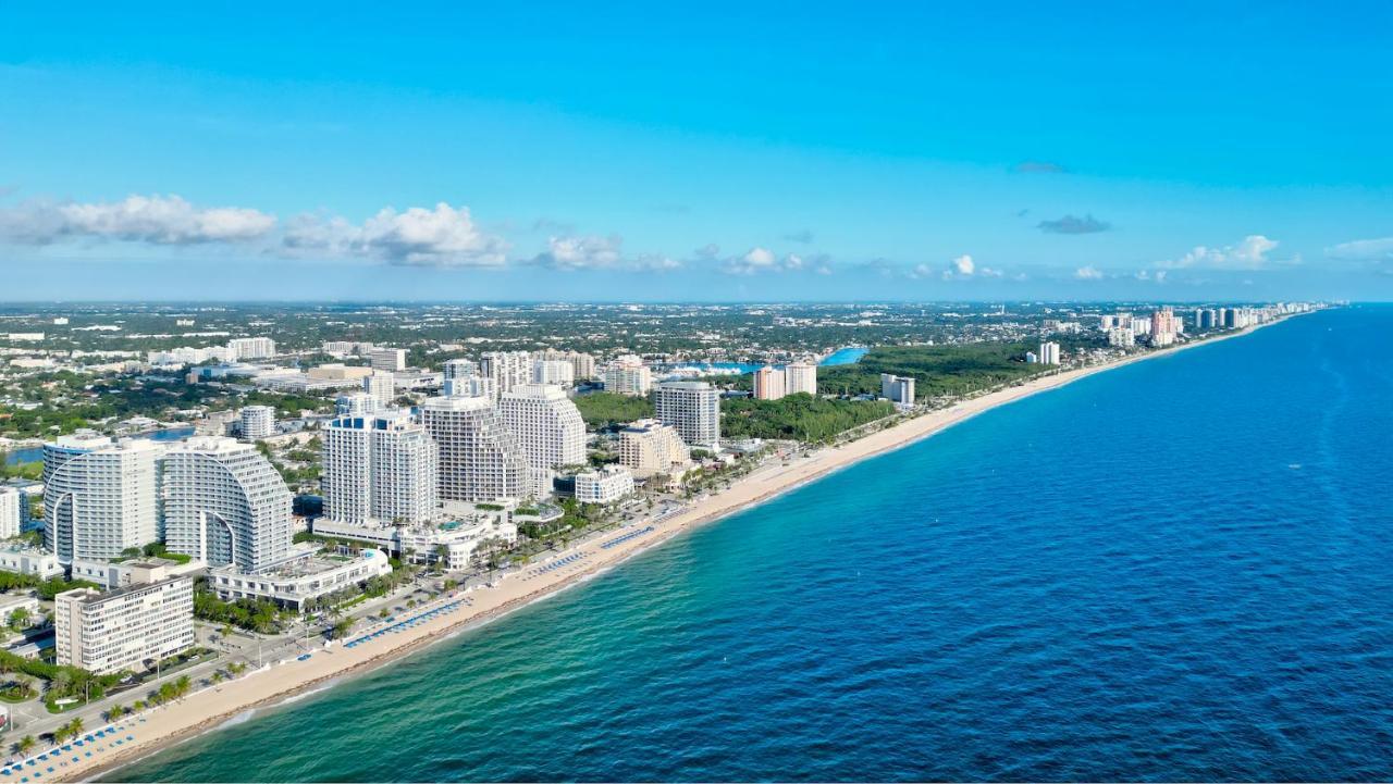 Ocean Views, Rooftop Pools And Amazing Location! Fort Lauderdale